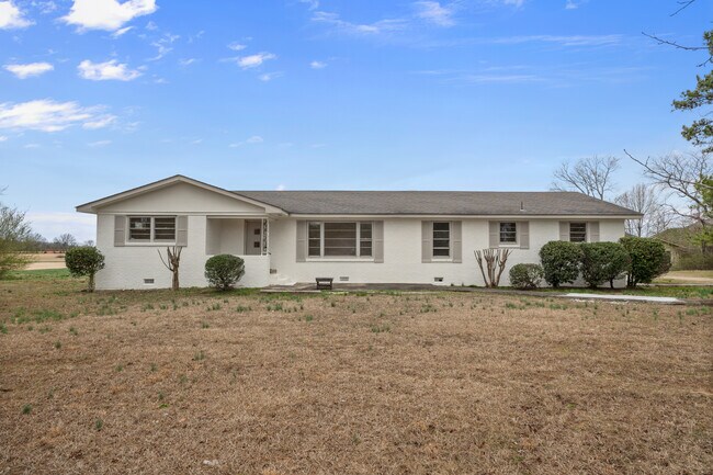 Photo - 16985 Oakdale Rd