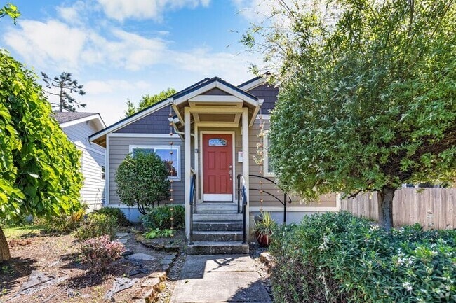 Building Photo - 7204 N Central St Rental