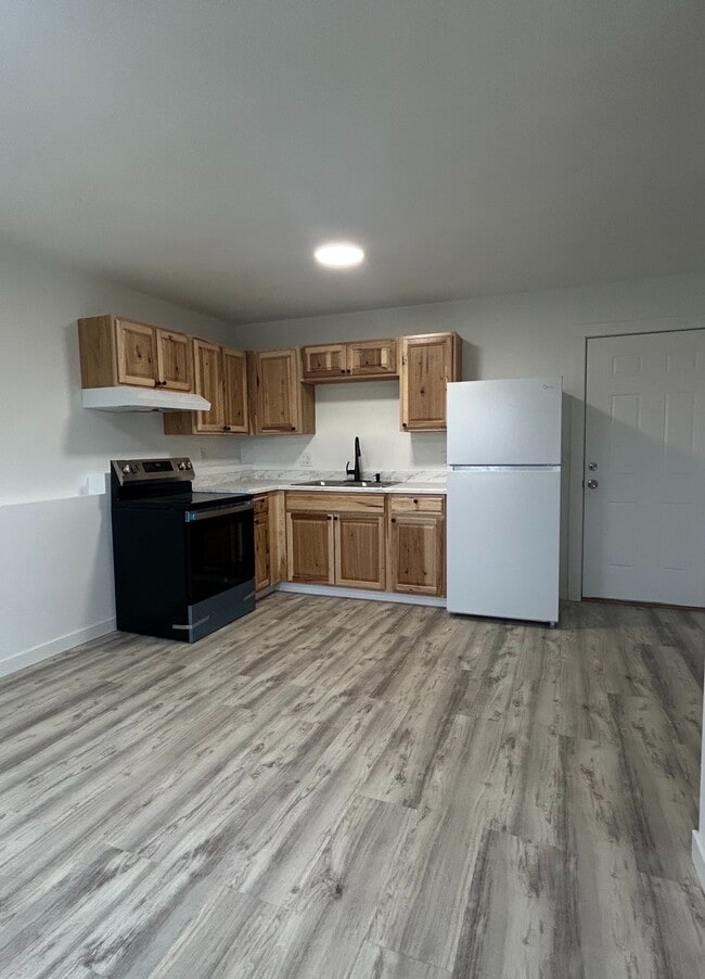 Building Photo - 1710 Muldoon Cir Unit 4