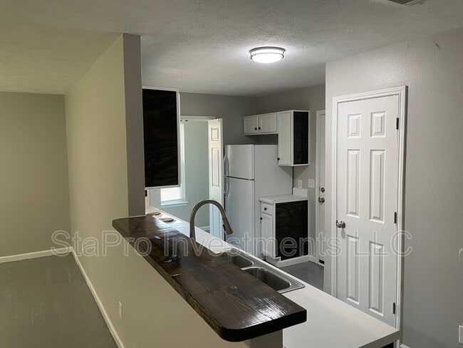 Photo - 158 Village Pl