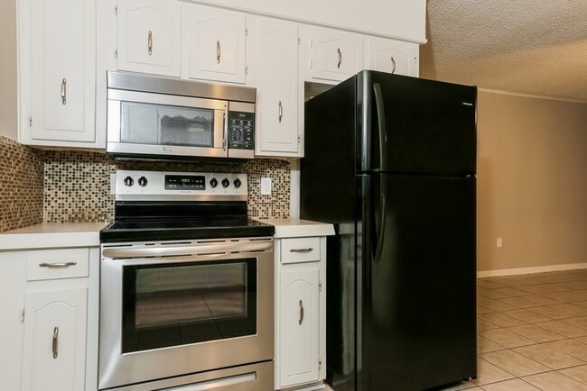 Photo - 8707 Oakhaven Dr