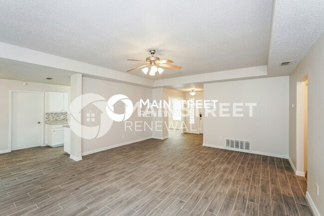 Photo - 3 Bedroom Pet-Friendly Home in BURLESON, TX with Main Street Renewal