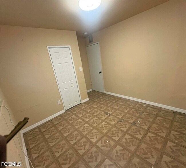 Photo - 227 Maria St
