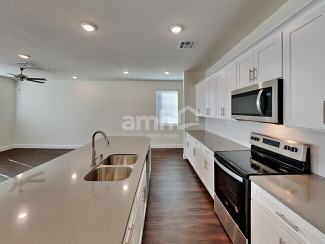 Photo - 567 Lotus Land Avenue