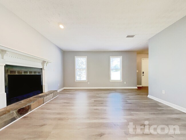 Photo - 1372 Inman Ct