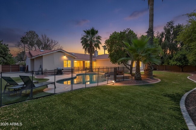 Building Photo - 8611 W Foothill Dr
