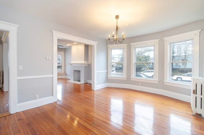 Photo - 1094 Iranistan Ave