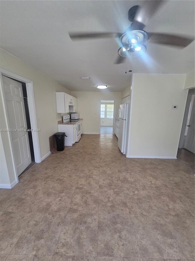 Photo - 338 Hosbine St