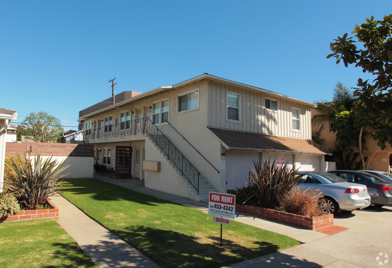 Primary Photo - 1437 1443 9th St