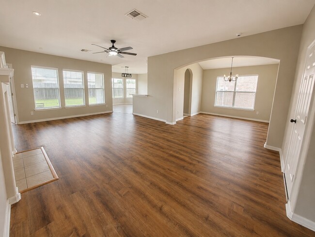 Photo - 5817 Village Grove Dr