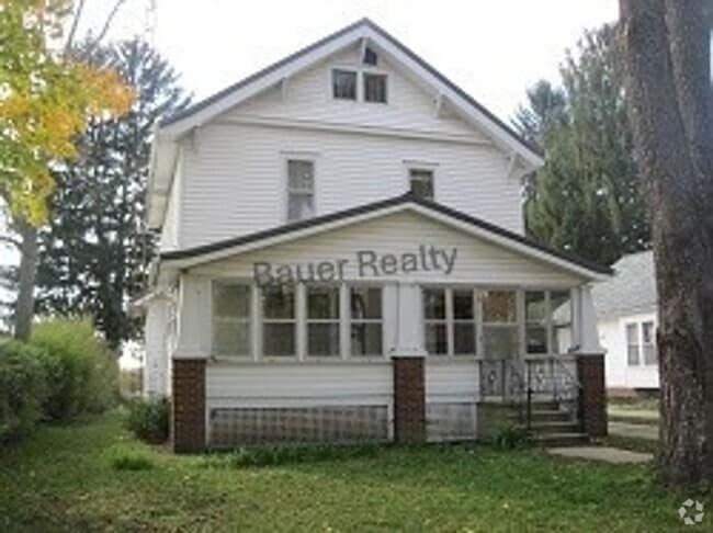 Building Photo - Four Bedroom, Mapleton Schools! Rental