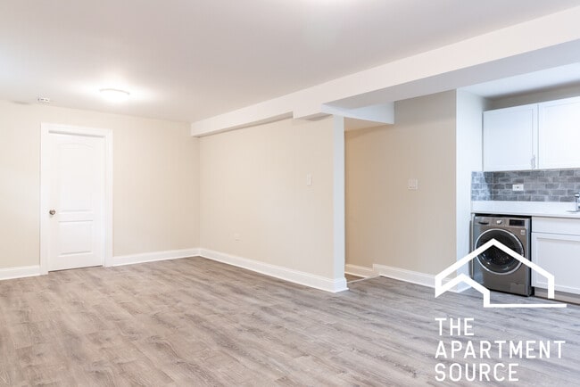 Photo - 852 W George St Unit G