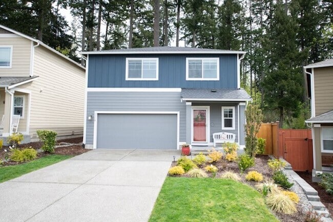 Building Photo - Nearly New Dupont Home 3bed and 2.5 Bath 1...