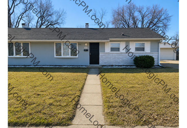 Building Photo - Charming Lawrence Township Duplex!