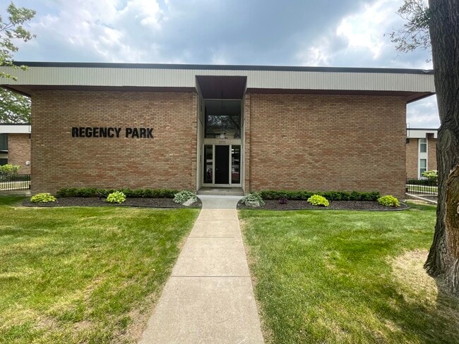 Photo - 4200 Rochester Rd Unit 206