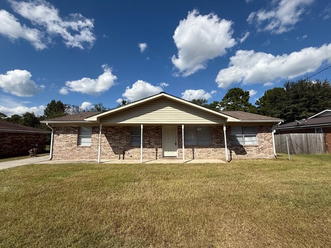 Building Photo - 240-P240 Deerwood Dr Rental