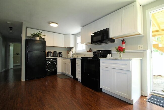 Photo - 5 Chambers St Unit 1