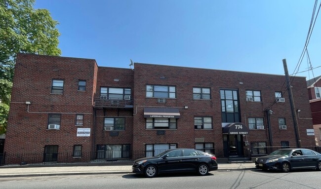 Photo - 774-776 Grove St