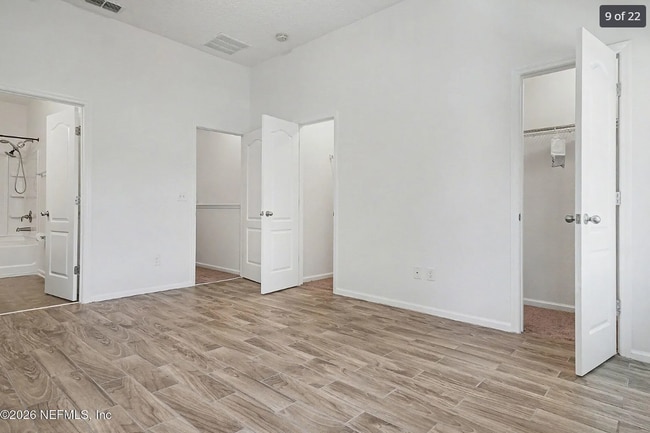 Photo - Black Walnut Court