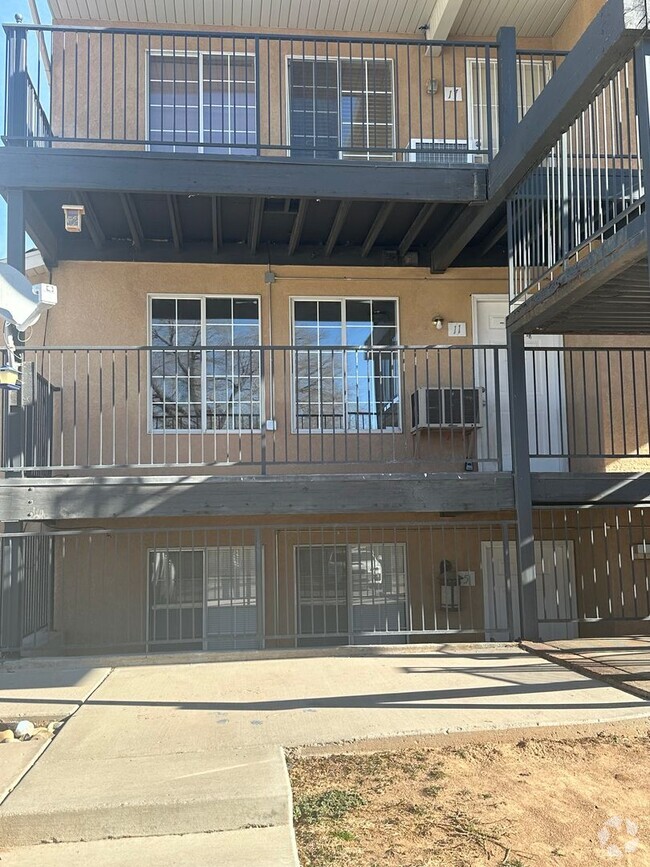 Building Photo - 3 bedroom Condo for rent