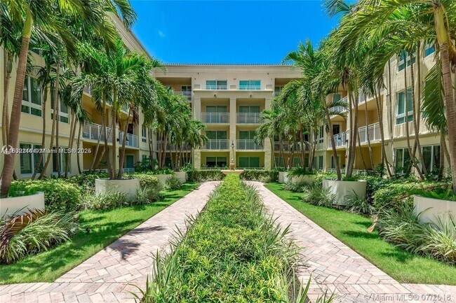Building Photo - 7355 SW 89th St Unit 523N Rental