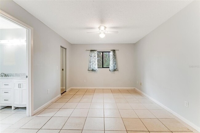 Photo - 49 Braddock Ln