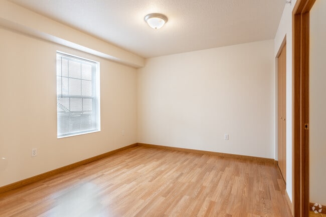 2BR,2BA,922SF - Handicap