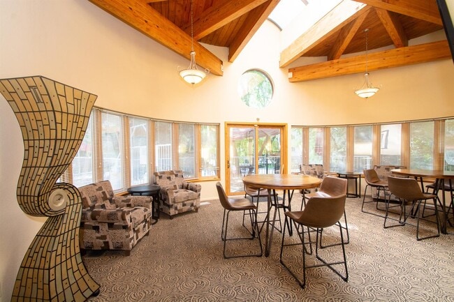 Photo - Highland on the Park