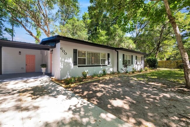 600 NW 36th Dr