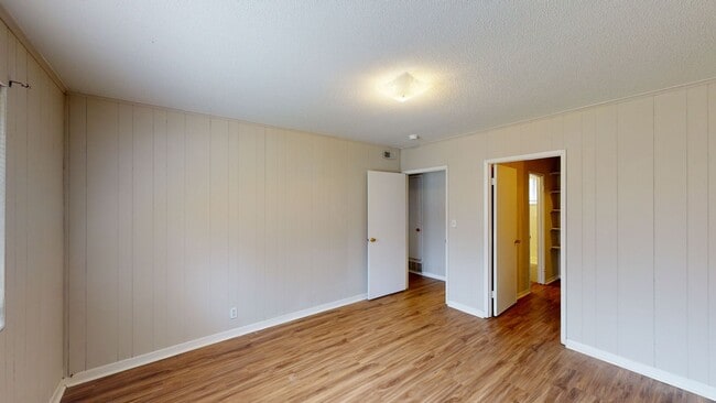 Photo - Pinopolis Apartments