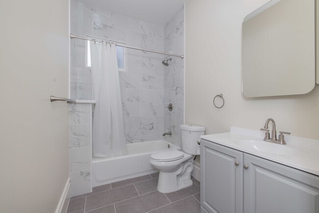 Photo - Fully Remodeled, Top Floor 3/2 Full Floor Flat W/ Bonus Room! In-Unit W/D! Unit 1436