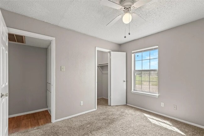 Photo - 1625 Mary K Ln Unidad 1627