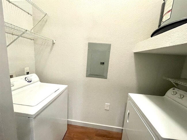 Photo - 2525 McCue Rd Unidad 117