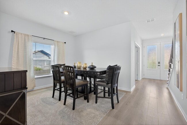 Photo - 2113 Featheredge Wy