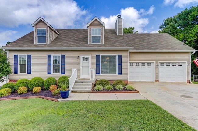 Photo - 601 Blackburn Dr House