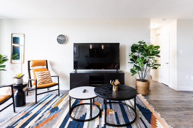 Photo - 1126-1154 Adelaide Street North