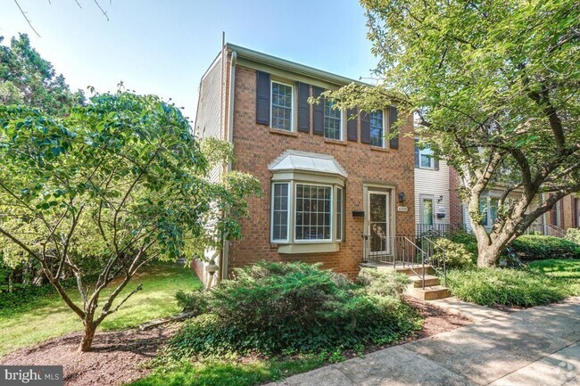 Building Photo - Available September 1st! Rental