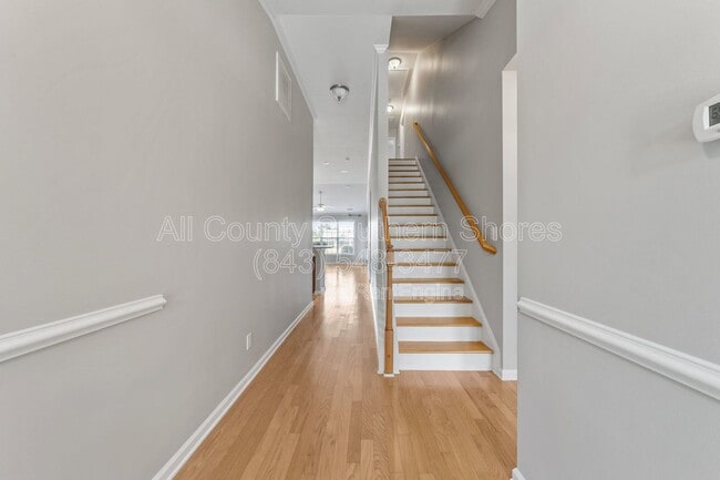 Photo - 264 Viareggio Road