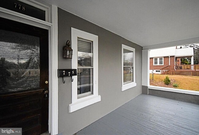 Photo - 778 Starr St