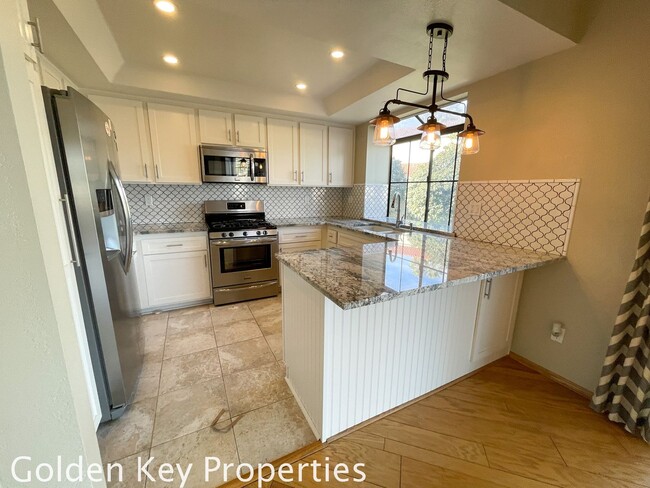 Building Photo - Ground Floor Condo in Paseo De La Costa!