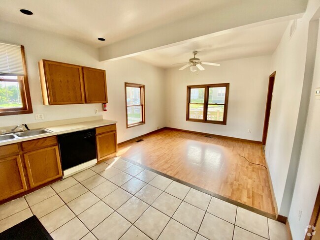 Building Photo - 304 Unit 1 Rental