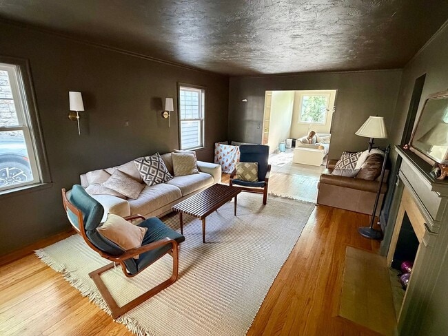 Photo - 3211 S 30th St