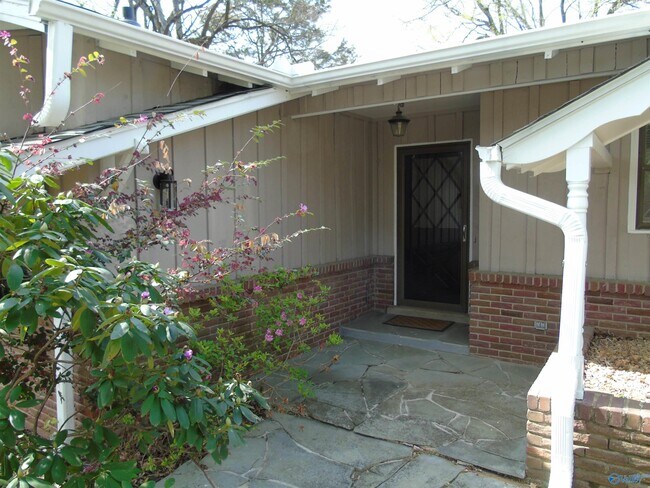 Photo - 2504 Maysville Cir NE