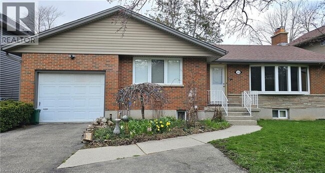 Photo - 208 Montgomery Rd