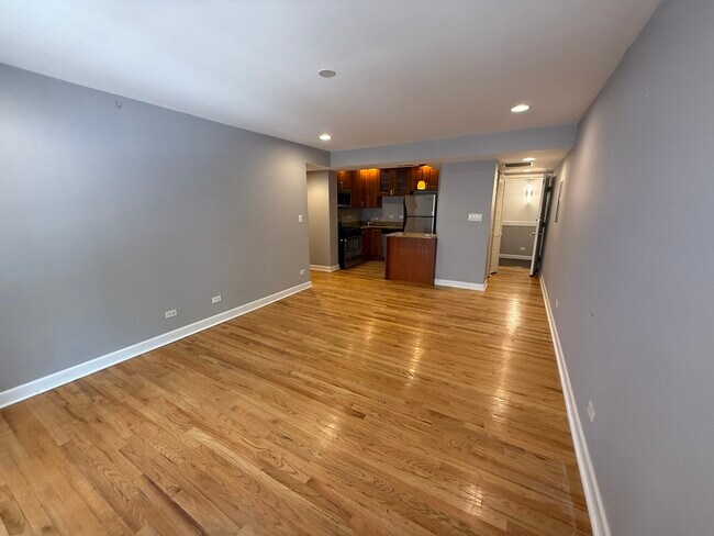 Photo - 6954 N Greenview Ave