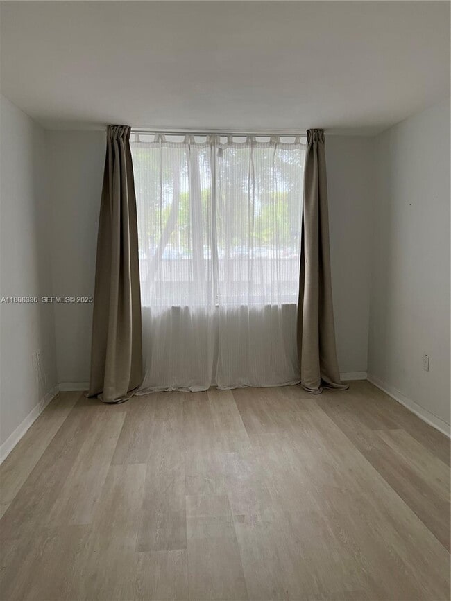 Photo - 1740 NW N River Dr Unit 221