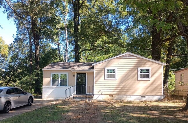 Building Photo - MOVE-IN SPECIAL 1/2 OFF 1ST MONTH"S RENT