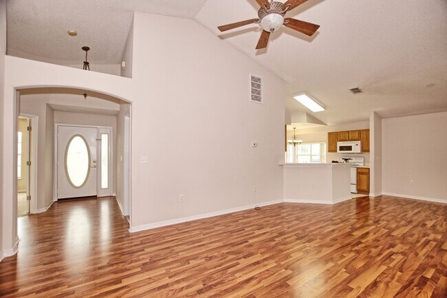 Photo - Spacious 3/2 Home For Rent in Davenport with extra Florida/Sun Room!!