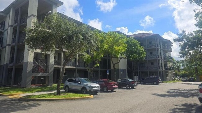 Building Photo - 2801 Riverside Dr Unit 104 Rental