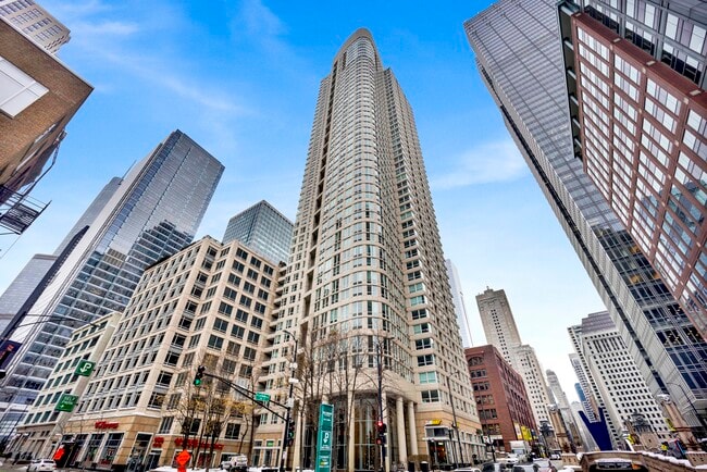 Building Photo - 345 N La Salle Dr